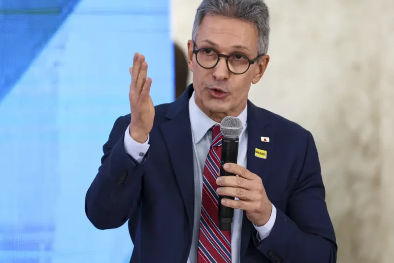 Romeu Zema descarta ser vice de Flávio Bolsonaro e reafirma pré-candidatura à Presidência