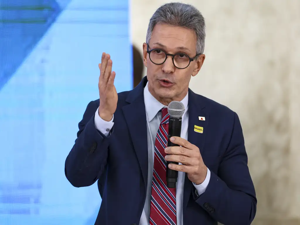 Romeu Zema descarta ser vice de Flávio Bolsonaro e reafirma pré-candidatura à Presidência