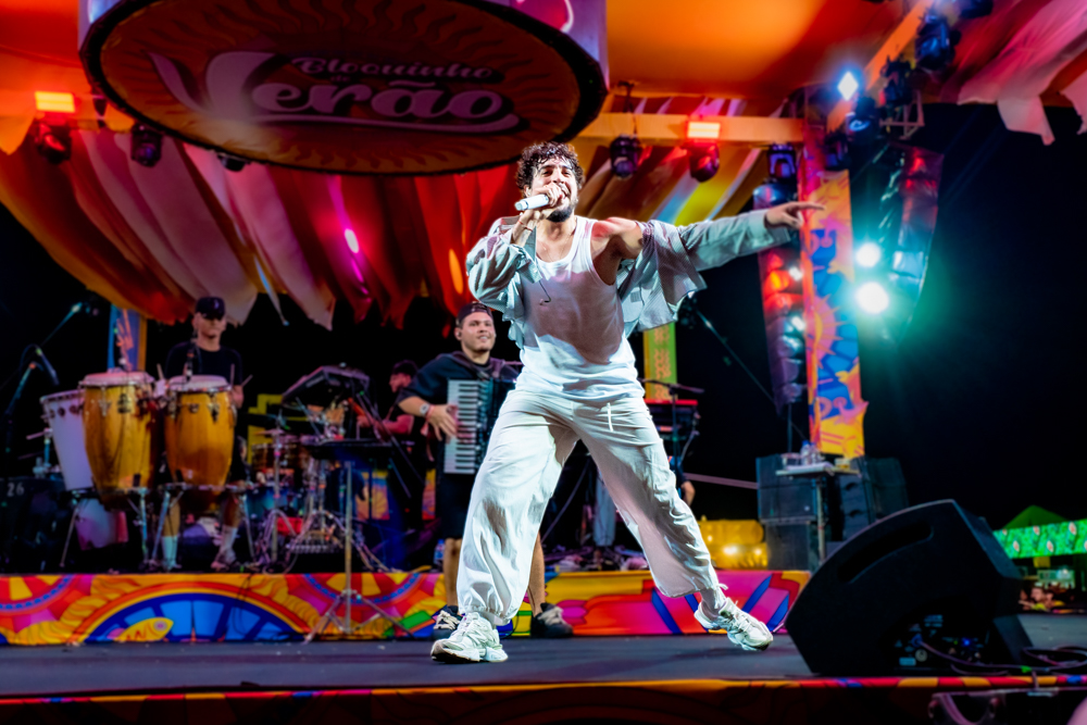 Pedro Sampaio, Nattan e Timbalada levantam o público na abertura do Bloquinho de Verão 2026