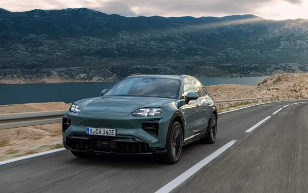 Porsche Cayenne “chegou junto”, superou ano anterior e aposta na versão elétrica para 2026