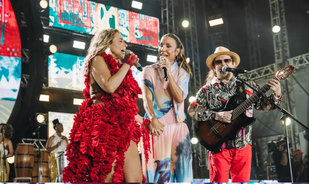 Daniela Mercury comanda Pôr do Som para mais de 100 mil pessoas em Salvador