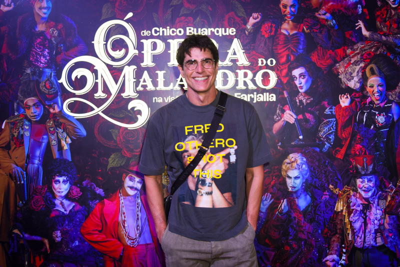 Noite Teatral - Espetáculo ‘Ópera do Malandro’ estreia com presença de famosos no Teatro Renault, em São Paulo