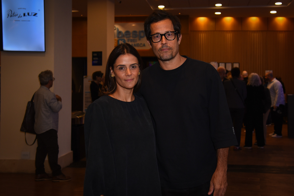 Roger Gobeth E Namorada 739