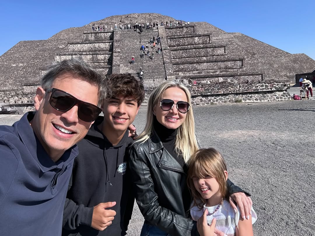 Eliana transforma viagem ao México em álbum de memórias com a família