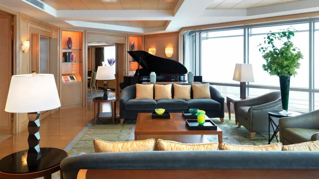 Shagh P118 Chairman Suite.16x9