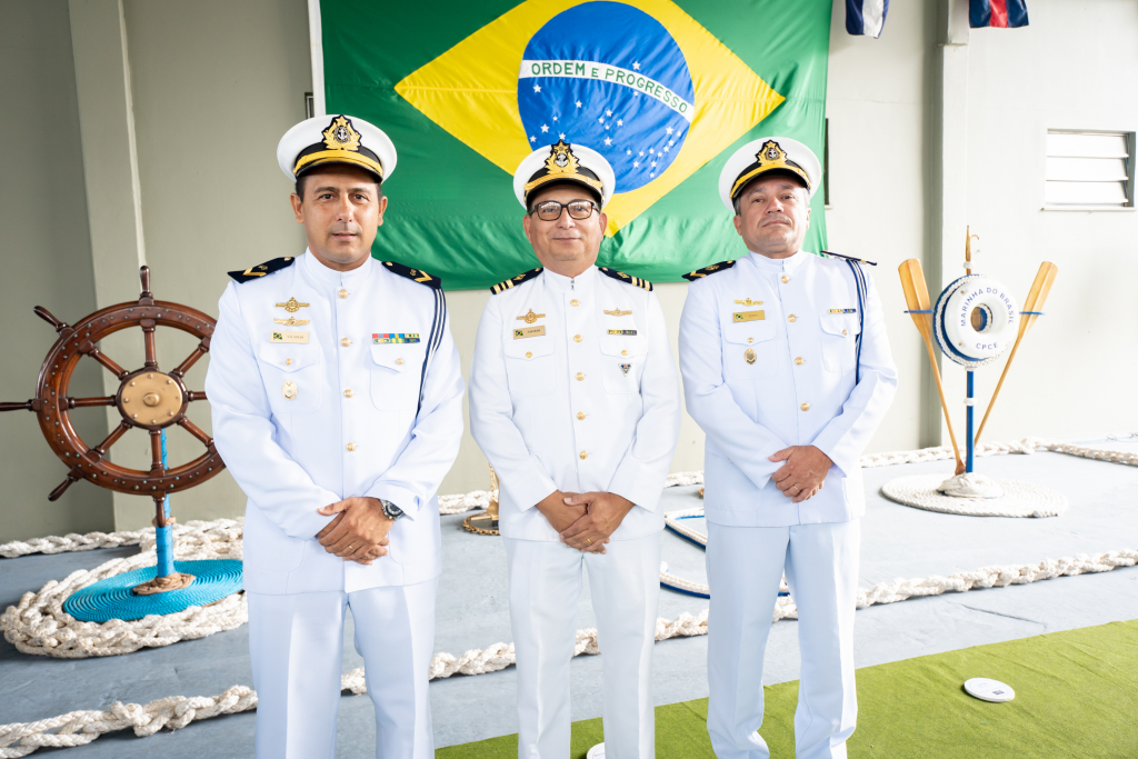 Sub Oficial Vilamar, Cap. De Corveta Amorim E Sub Oficial Uchôa Paulino