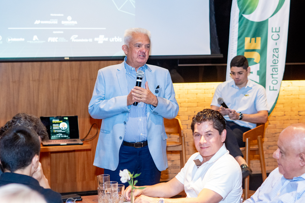 Tales De Sá Cavalcante E Pompeu Vasconcelos