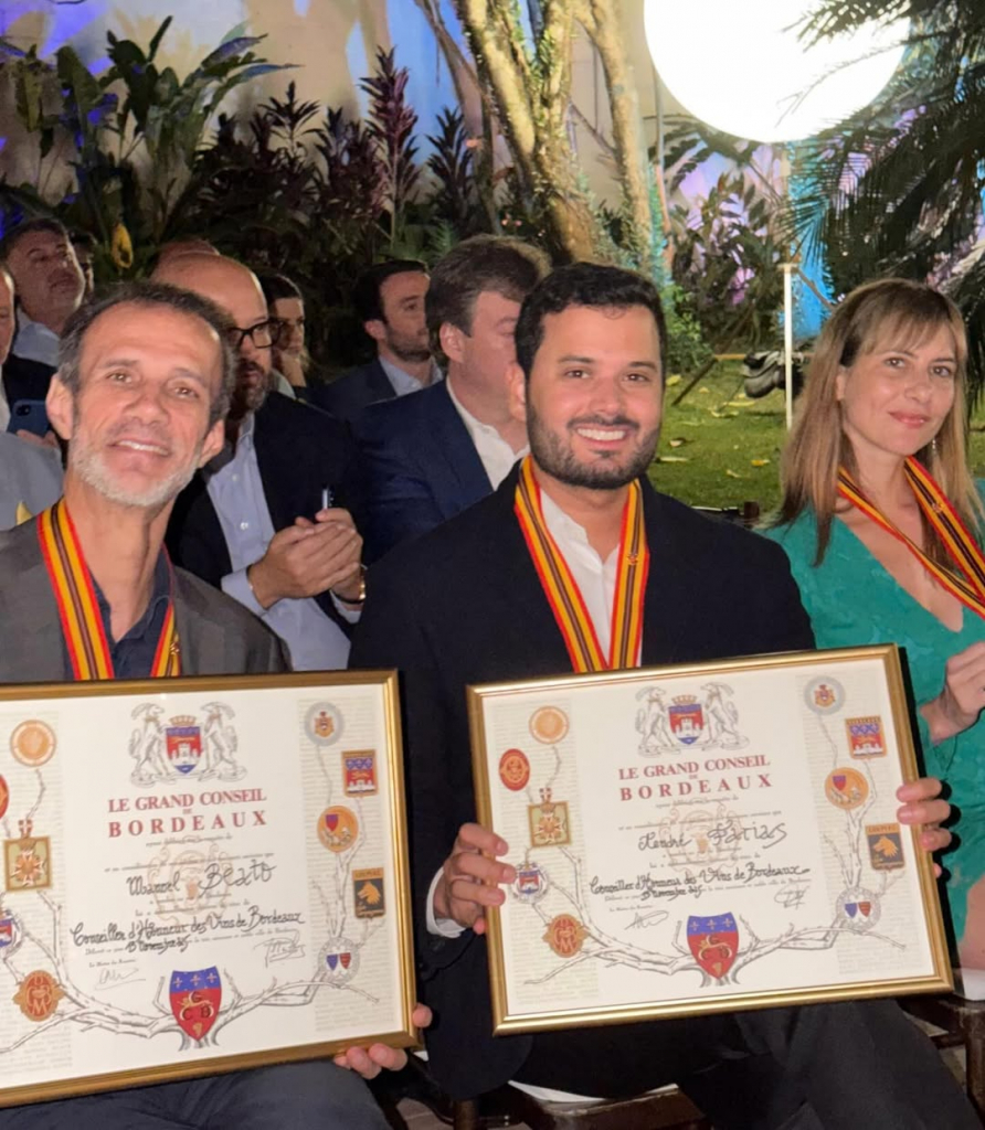 Tendo A Honra De Ser Nomeado Comendador De Bordeaux Pela Commanderie De Bordeaux Em Jantar Reali (2)