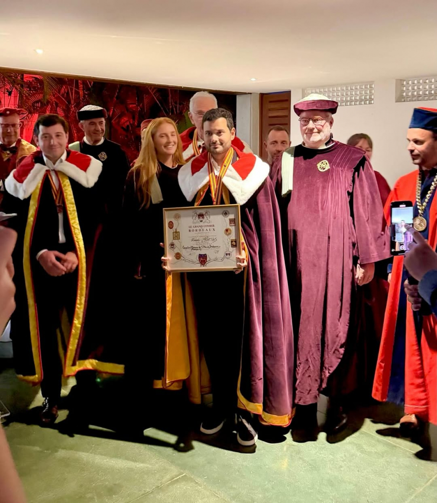 Tendo A Honra De Ser Nomeado Comendador De Bordeaux Pela Commanderie De Bordeaux Em Jantar Reali