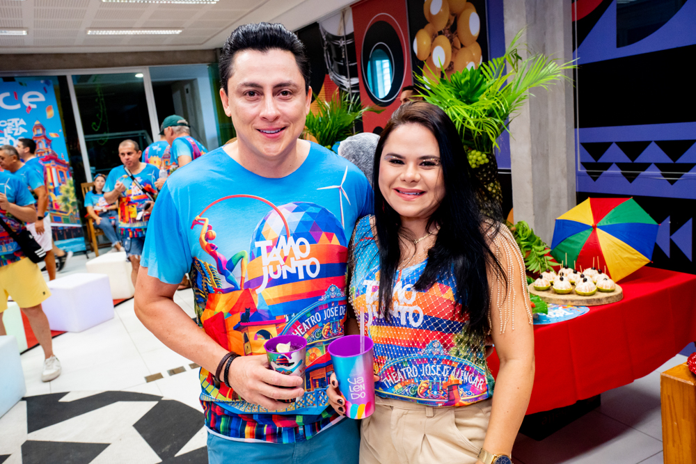 Thiago Oliveira E Simone Almeida