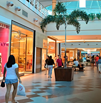 Fluxo de consumidores em shopping centers cresce 3% no início de 2026
