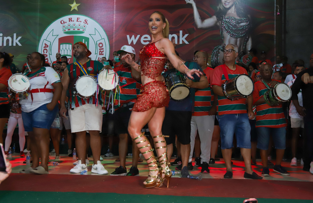 Virginia Fonseca (2)