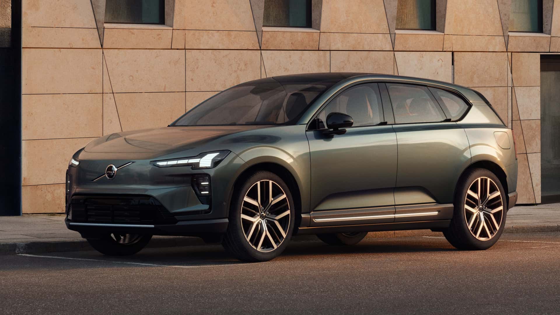 Volvo EX60 é revelado e deverá chegar ao Brasil ainda esse ano