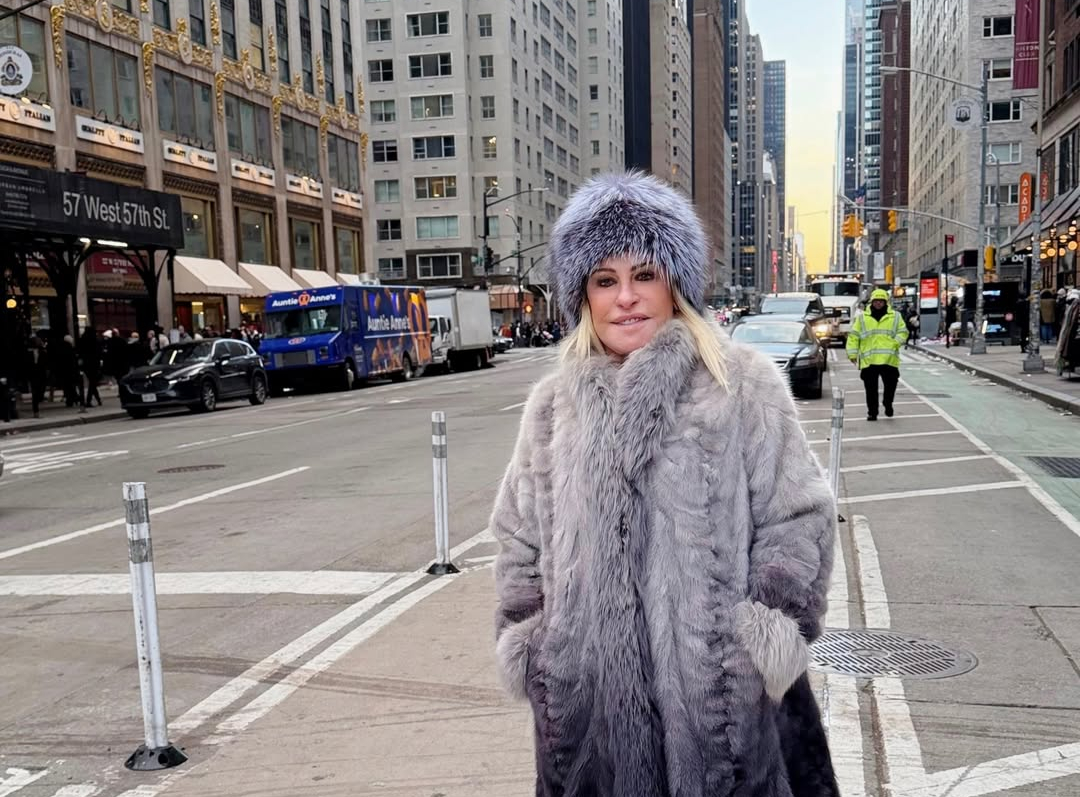 Ana Maria Braga celebra 2026 em Nova York com estilo e boas energias