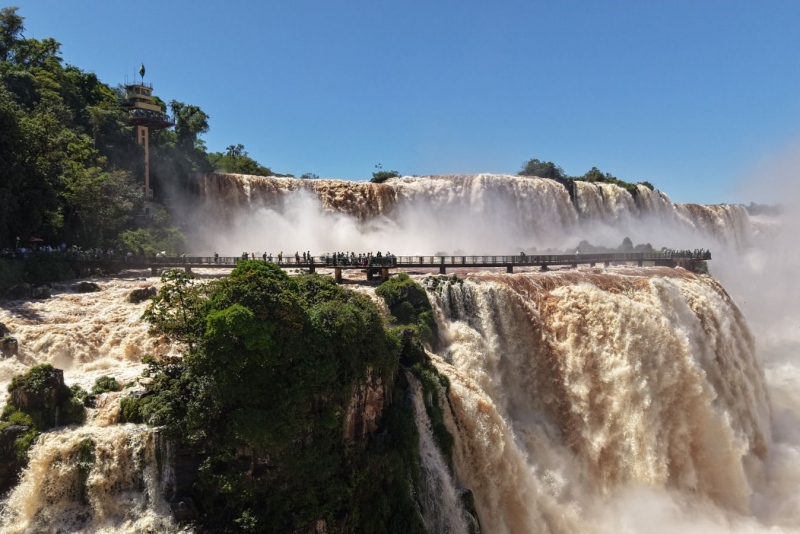 Parque Nacional do Iguaçu bate recorde de 2,05 milhões de visitantes e 207 países em 2025