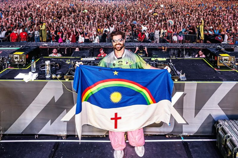 Alok comanda mar de gente e protagoniza um dos maiores shows do Carnaval do Recife