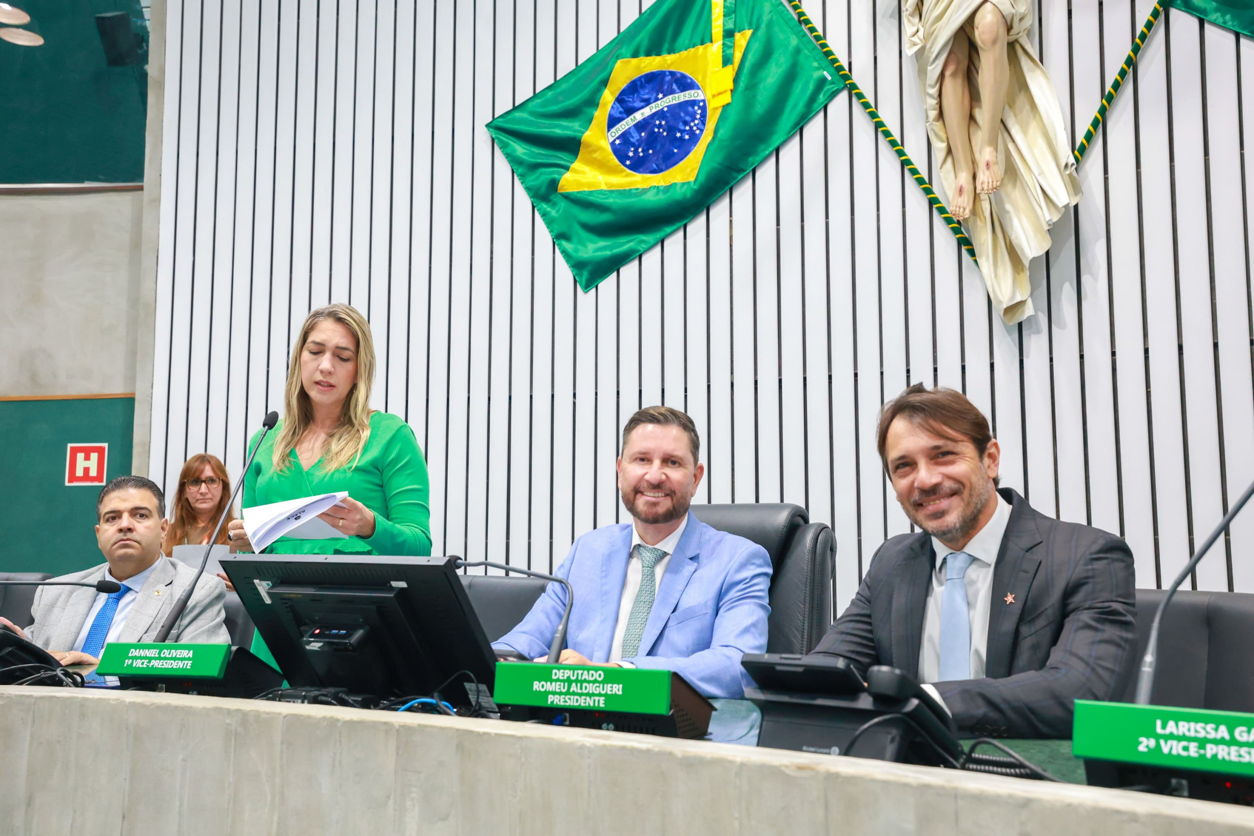 Projetos do Executivo sobre Chapada do Apodi e Adece começam a tramitar na Assembleia