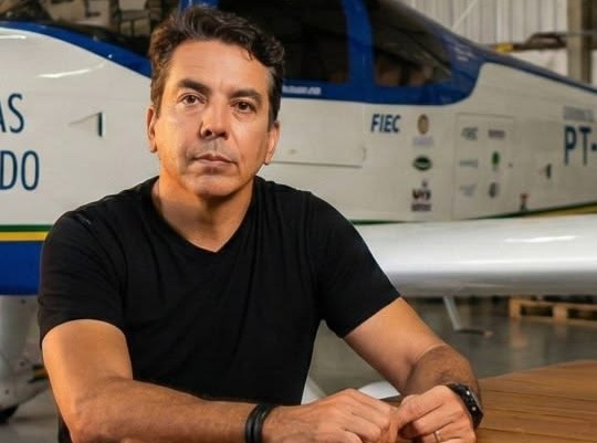 Piloto cearense Alexandre Frota anuncia volta ao mundo solo em avião monomotor