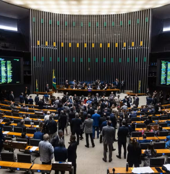 Câmara reajusta a verba de gabinete de deputados em 13,7%