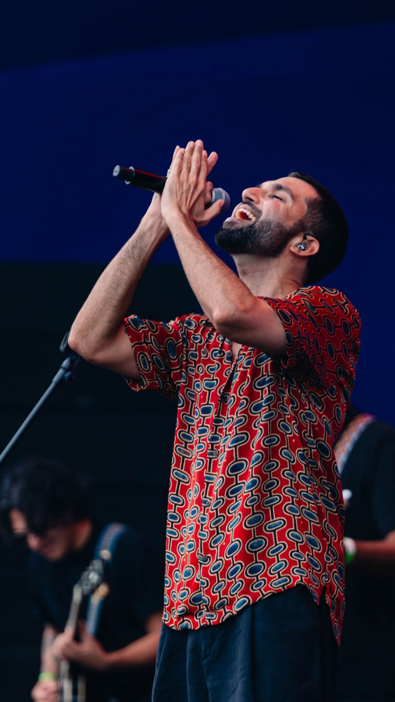 636963733 18432756589118140 5674583565650401908 N.