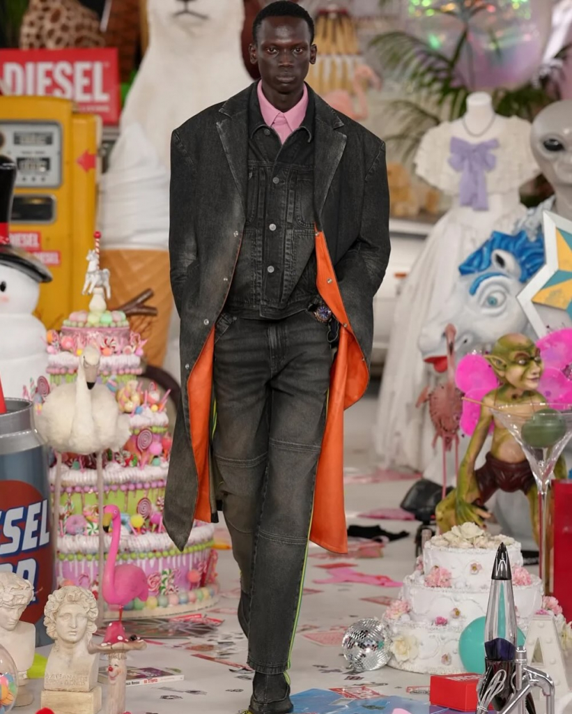 A Diesel Abriu A Milan Fashion Week Com Uma Passarela Que Parecia Saída De Um Brechó Maximalista (1)