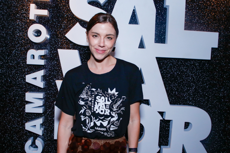 Energia total - Camarote Salvador agita a terceira noite com shows e famosos no circuito Barra-Ondina