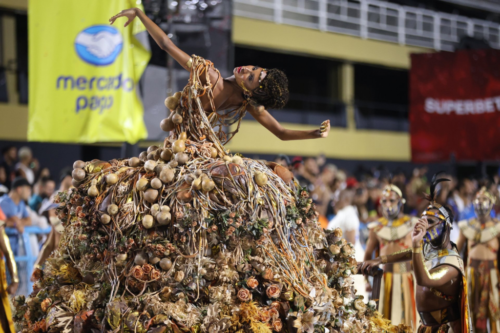 Beija Flor Ensaia Na Sapucaí (2)