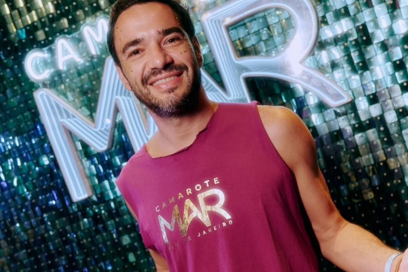 Ritmo brasileiro - Camarote Mar reúne shows e celebridades na estreia do Grupo Especial na Sapucaí