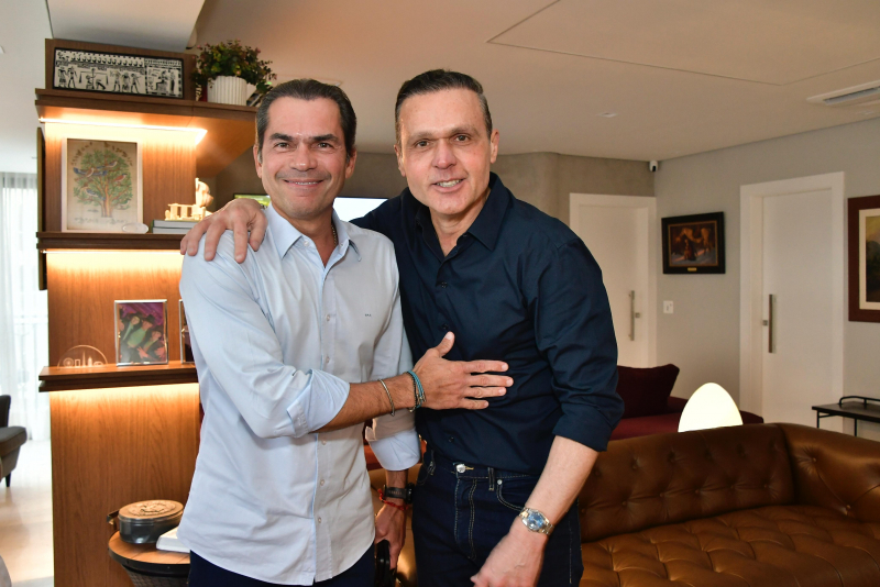 Brinde à Vida - Eduardo Diogo marca seus 55 anos com celebração intimista e convidados especiais