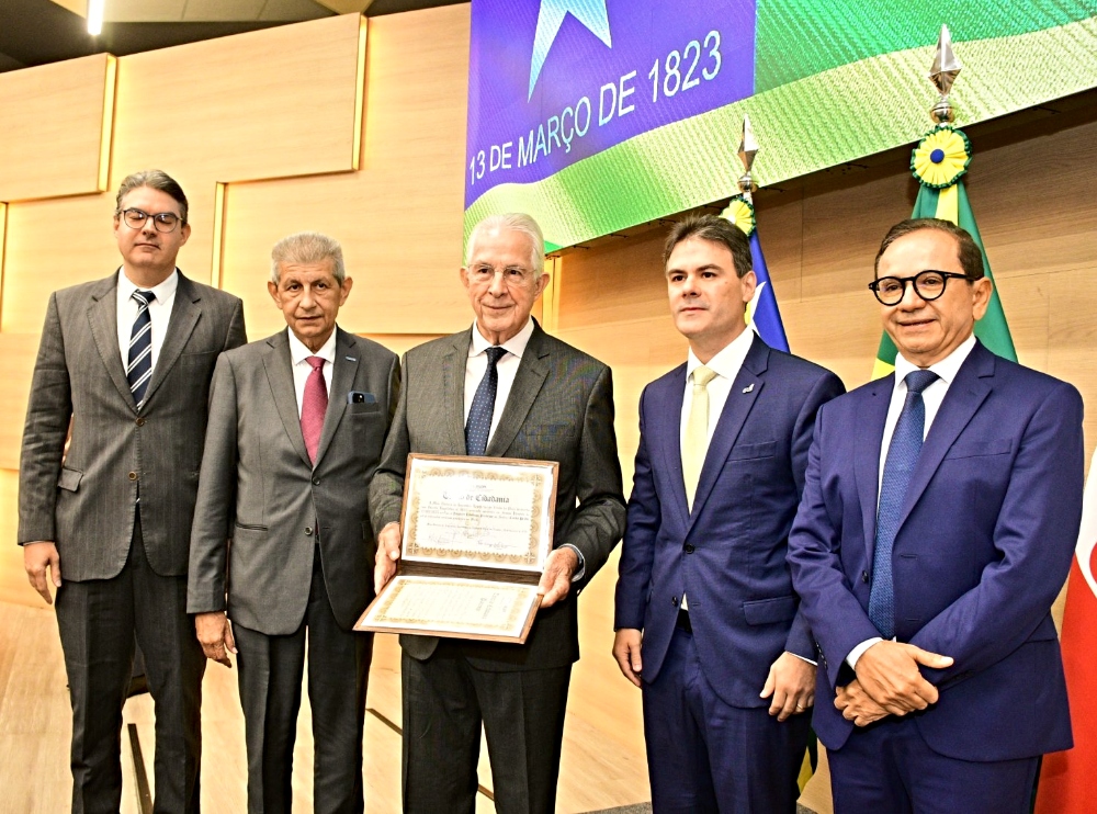 Carlos Prado recebe Título de Cidadania Piauiense durante solenidade na Alepi