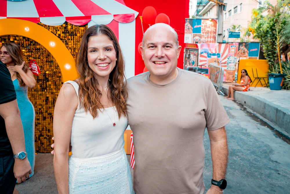 Carol Bezerra E Roberto Cláudio