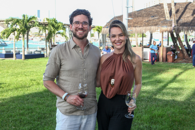 Lazer à beira-mar - Fim de semana com trilha sonora especial movimenta o Iate Clube de Fortaleza