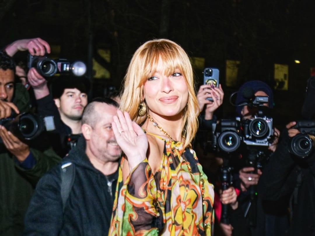 Maria Braz marca presença na Milan Fashion Week 2026 e acompanha desfiles da Missoni e ETRO