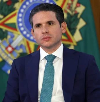 Câmara avança no fim da escala 6×1 com envio de PEC à CCJ