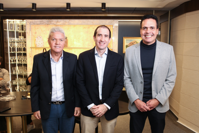 Presidência articulada - Seacec empossa Luiz Fernando Bittencourt para mandato 2026–2030