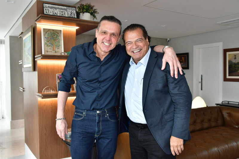 Brinde à Vida - Eduardo Diogo marca seus 55 anos com celebração intimista e convidados especiais