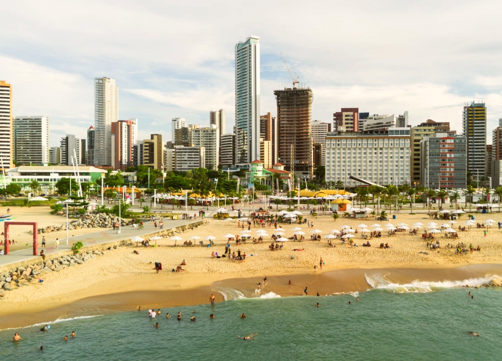 Ceará lidera o crescimento do turismo e supera médias nacional e nordestina