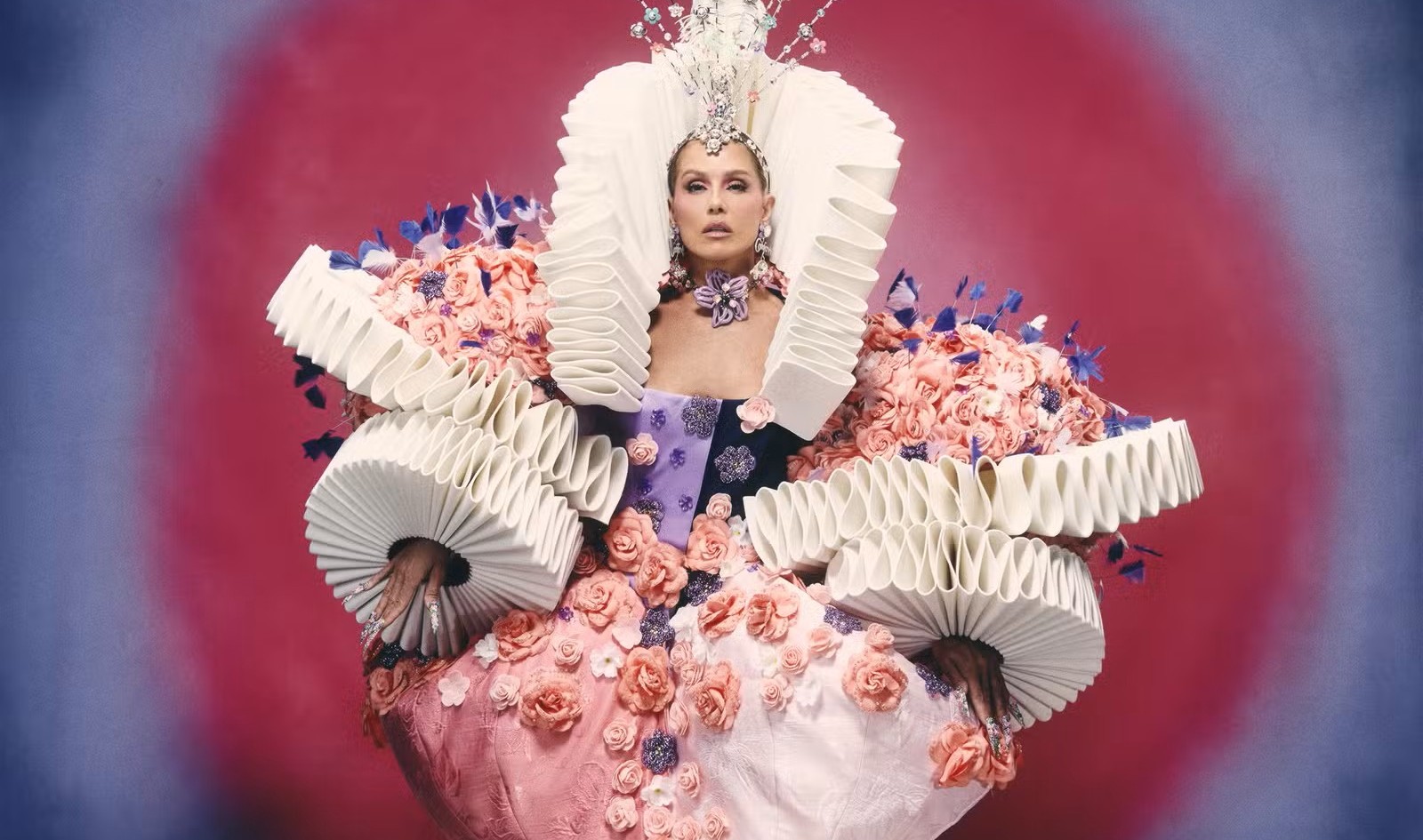 Baile da Vogue transforma o Copacabana Palace em passarela de criatividade e alta-costura