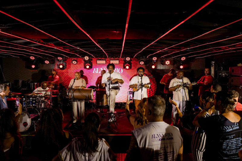 Hotspot Carioca - Desfile das Campeãs consagra o Camarote Alma Rio sob o brilho de Marina Ruy Barbosa