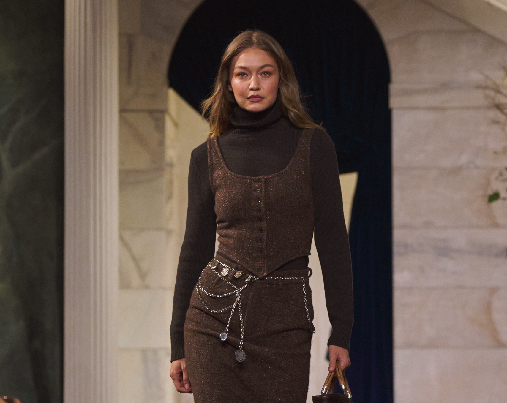Ralph Lauren abre semana de moda em Nova York com Gigi Hadid na passarela
