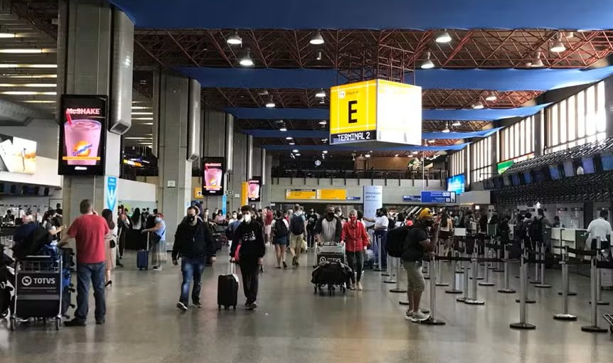 Greve geral na Argentina cancela voos e provoca impacto milionário no setor aéreo