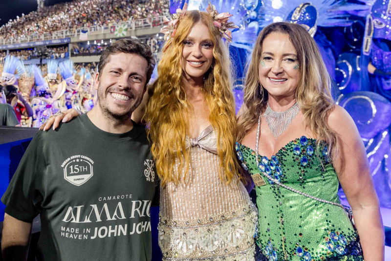 Glam na Sapucaí - Marina Ruy Barbosa brilha com look Valentino na terceira noite do Camarote Alma Rio