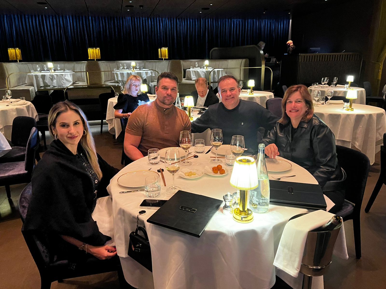 De férias em St. Moritz, empresários brasileiros brindam crescimento empresarial