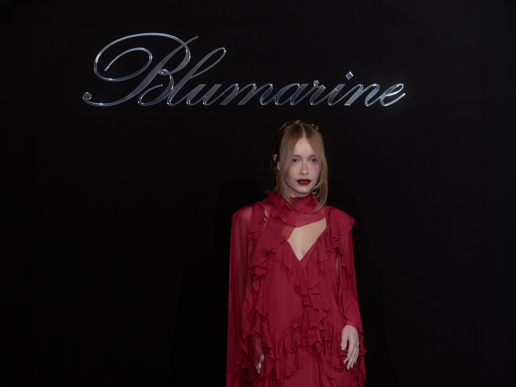 Maria Braz no desfile da Blumarine na Milan Fashion Week 2026. Foto: Divulgação