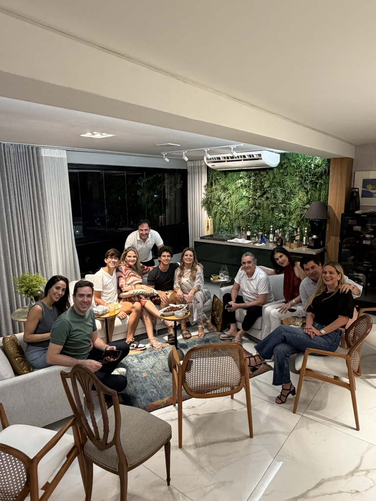 Eduardo Bismarck realiza almoço intimista e prestigia o Bloco Tamo Junto