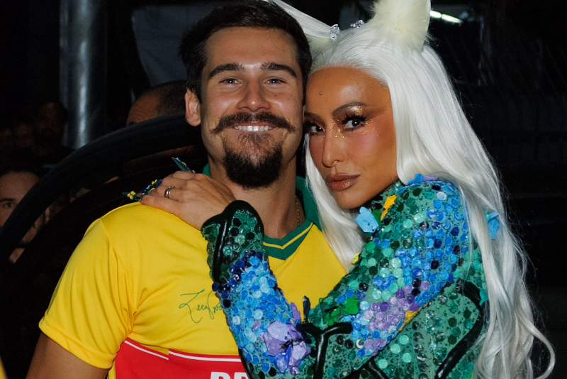 Sabrina Sato, Nicolas Prattes e famosos movimentam o Camarote Bar Brahma em São Paulo