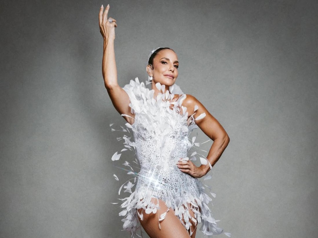 Ivete Sangalo aposta em criações exclusivas de Alexandre Birman no Carnaval