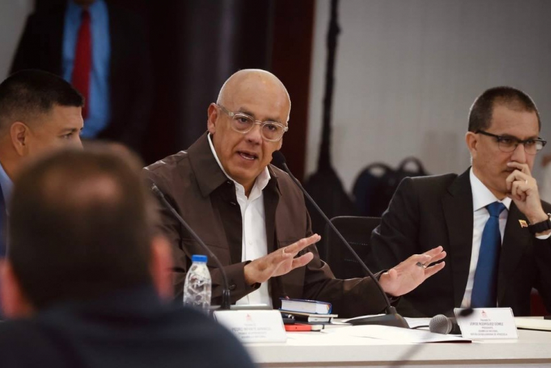 Anistia geral reacende debate político entre governo e oposição venezuelana