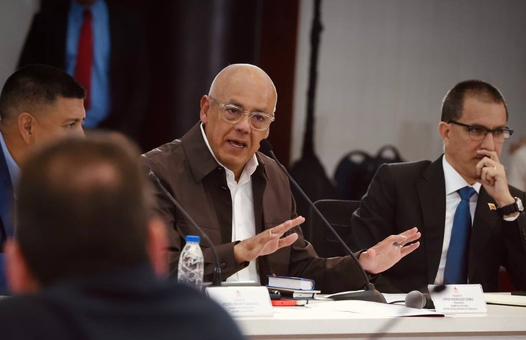 Anistia geral reacende debate político entre governo e oposição venezuelana