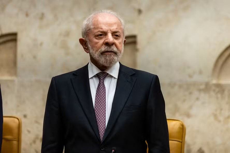 Lula volta a defender mandato para ministros do STF e nega relação com 8 de janeiro